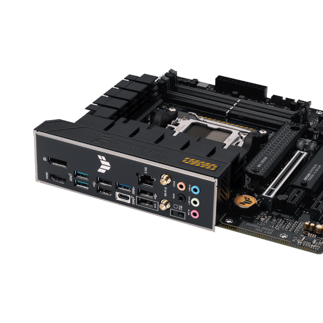 Tarjeta Madre ASUS TUF GAMING B650M-PLUS WIFI |  micro-ATX | AM5 | DDR5 x 4 (Hasta 192GB) | Wi-Fi 6 | 90MB1BF0-M0AAY0