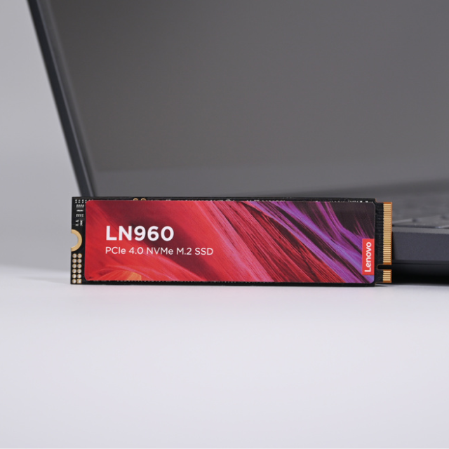 Unidad SSD Lenovo LN960 | 4TB | NVMe 2.0 | PCIe 4.0 | Lectura 7400MB/s / Escritura 6500MB/s | 5SD1N53071