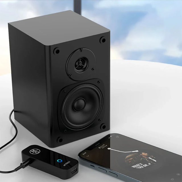 Receptor y Transmisor Bluetooth Acteck Shift Plus AB424 | Convierte Dispositivos de Audio con Entrada 3.5mm a Bluetooth 5.1| Controles de Volumen | Puerto de Carga USB-C | Negro | AC-939775