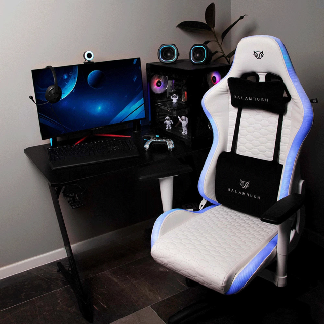 Escritorio Gamer Balam Rush Olympus MRX3000 | 100 x 60 cm | Estructura en Z | Superficie Fibra de Carbono | Mousepad Integrado, Portavasos, Soporte para Gamepad y Audífonos | Negro | BR-931533