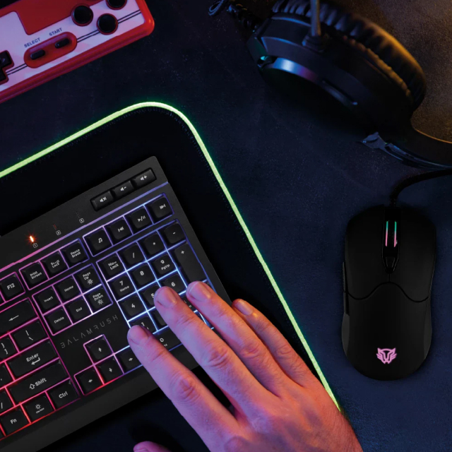 Kit de Teclado y Mouse Alámbrico Acteck Balam Rush Squad Master Plus KTM555 | Full Size | Botones Multimedia | Membrana | Sensor Óptico | Hasta 7200 DPI | Windows / Mac / iOS / Android | Español | RGB | Negro | BR-936286