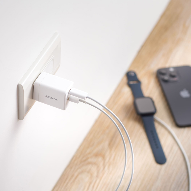 Cargador USB de Pared ADATA GaN de 35W | Carga Rápida | Hasta 2 Dispositivos Simultáneos | USB-A / USB-C | Blanco | CHARGERU-0352-QCPDWH