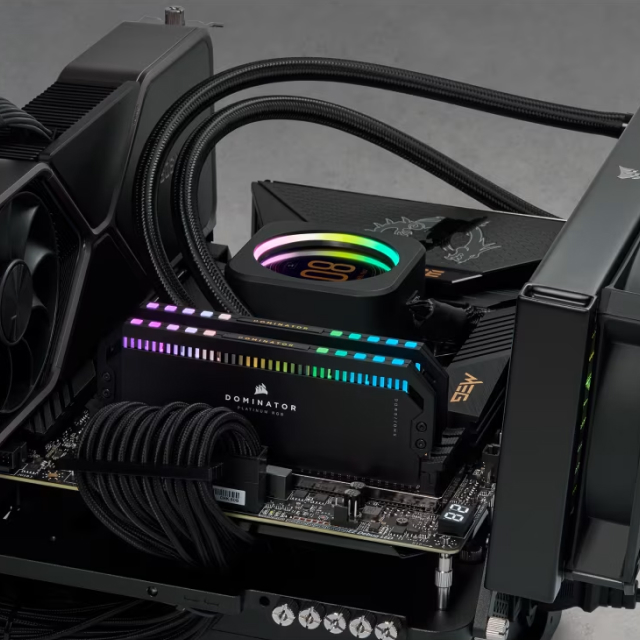 Kit de Memoria RAM Corsair DOMINATOR PLATINUM RGB | 64GB (2 x 32GB) | DDR5 | 5600 MT/s | CL40 | XMP | RGB | Negro | CMT64GX5M2B5600C40