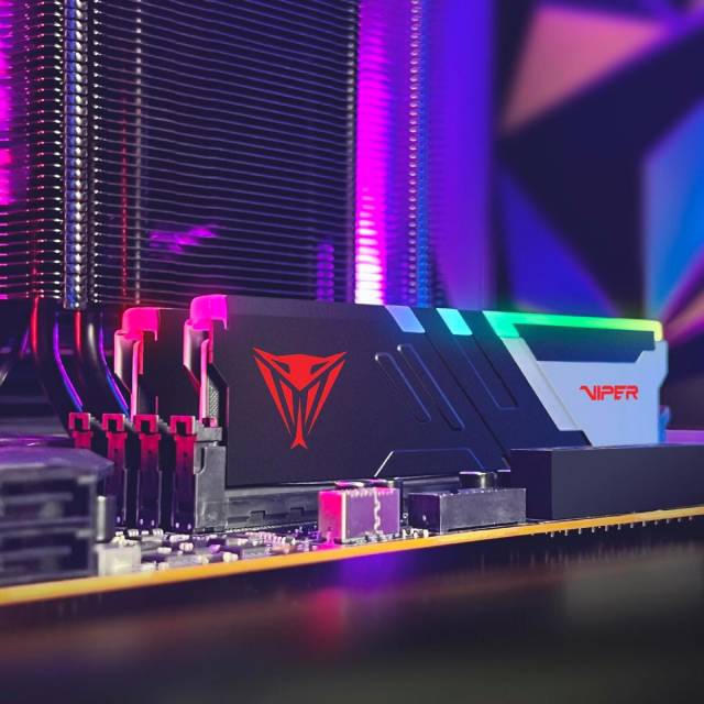 Kit de Memorias RAM PATRIOT Viper Venom RGB | 64GB (2 x 32GB) | DDR5 | On-Die ECC | 5600 MT/s | CL36 | XMP | RGB | Gris | PVVR564G560C40K