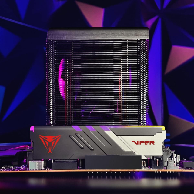 Kit de Memorias RAM PATRIOT Viper Venom RGB | 64GB (2 x 32GB) | DDR5 | On-Die ECC | 5600 MT/s | CL36 | XMP | RGB | Gris | PVVR564G560C40K