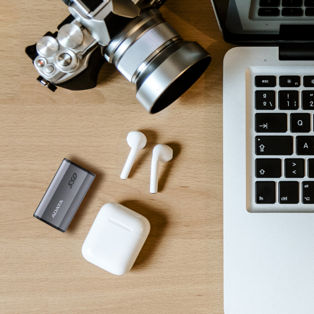 Unidad de Estado Sólido Externa ADATA SC750 | 2TB | USB 3.2 | Gris | SC750-2000G-CCBK