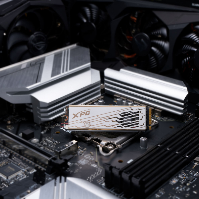 Unidad SSD ADATA XPG MARS 980 PRO | 1TB | M.2 | PCIe 5 | NVMe 2.0 | 14000MB/s Lectura | 13000MB/s Escritura | Blanco | SMAR-980P-1TCI