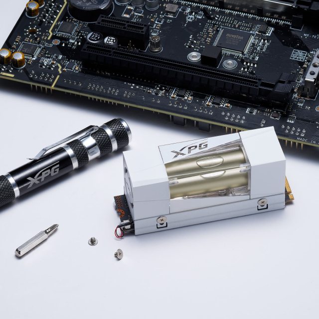 Unidad SSD ADATA XPG MARS 980 STORM | 2TB | M.2 | PCIe 5 | NVMe 2.0 | 14000MB/s Lectura | 13000MB/s Escritura | Blanco | SMAR-980S-2TCI