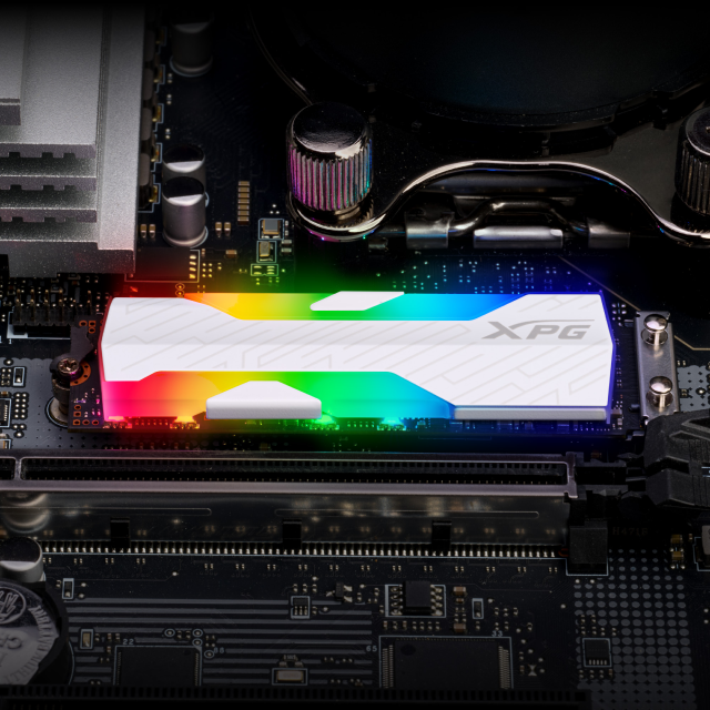 Unidad SSD ADATA XPG SPECTRIX S65G | 500GB | M.2 2280 | NVMe 1.4 | 4 x PCIe 4.0 | 5000MB/s Lectura | 2700MB/s Escritura | Compatible con PS5 | ARGB | Blanco | SSPECTRIXS65G-500G-CI