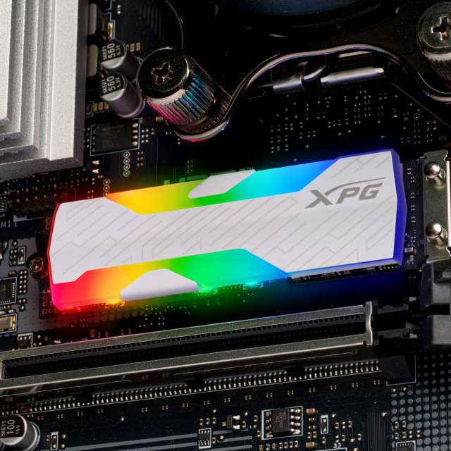 Unidad SSD ADATA XPG SPECTRIX S65G | 500GB | M.2 2280 | NVMe 1.4 | 4 x PCIe 4.0 | 5000MB/s Lectura | 2700MB/s Escritura | Compatible con PS5 | ARGB | Blanco | SSPECTRIXS65G-500G-CI